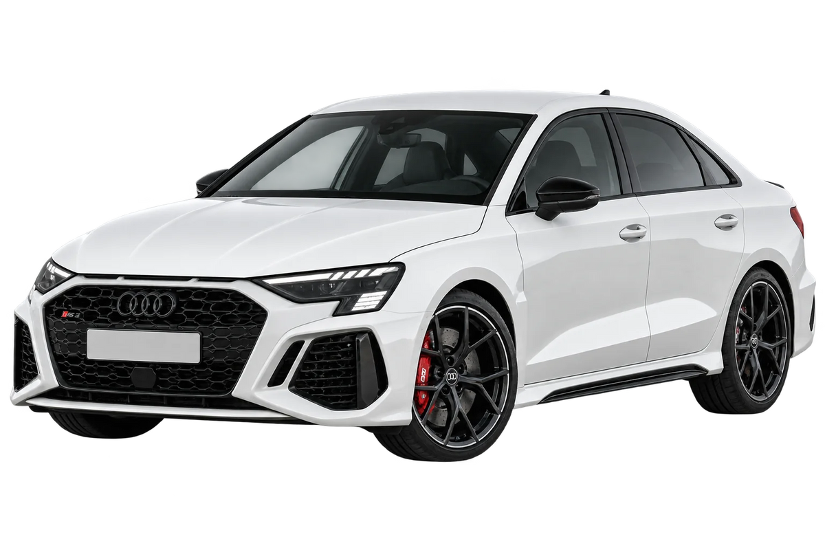 Witte Audi RS 3 GY Limousine, schuin van voren
