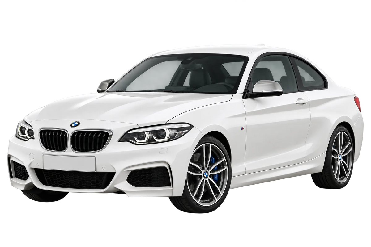 Witte BMW M2 1C F22 M240i Coupé / 250 kW Facelift 2017, schuin van voren