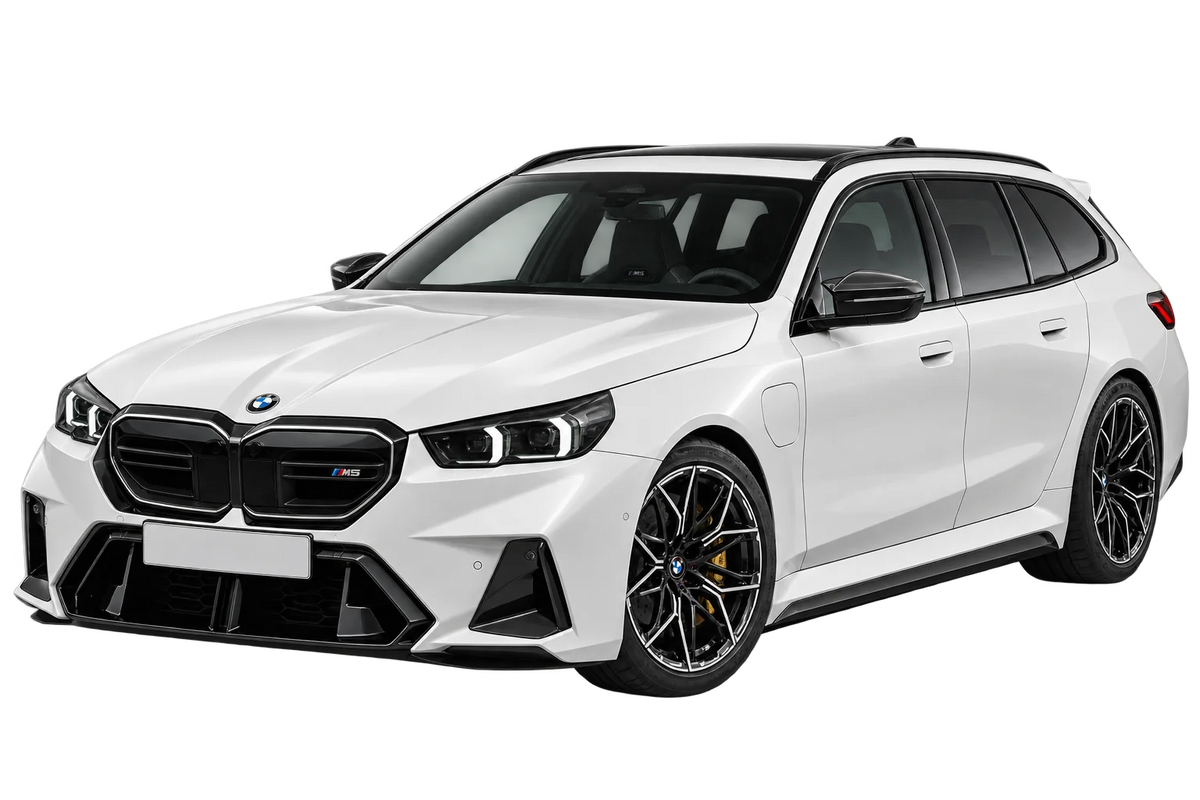 Witte BMW M5 G99 / G9M Touring, schuin van voren