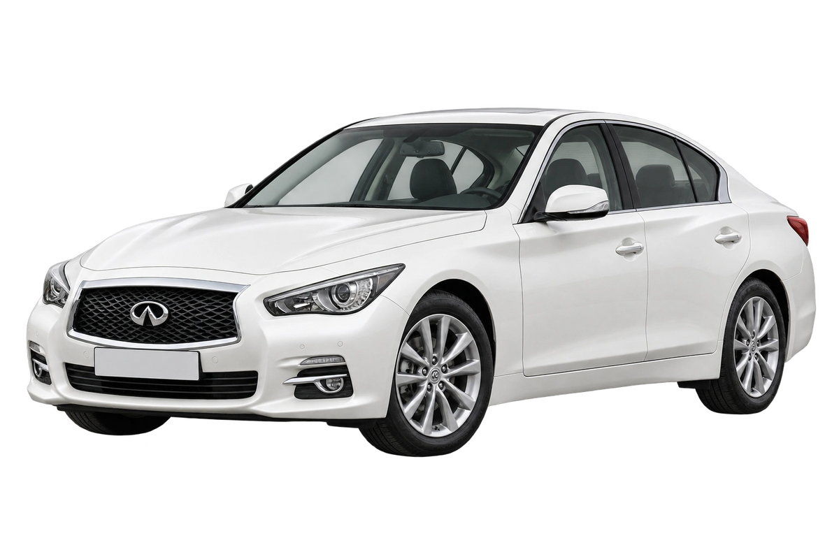 Witte Infiniti Q50 V37, schuin van voren