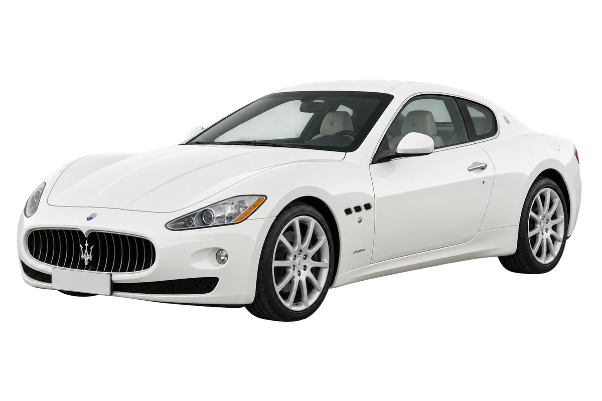 Witte Maserati GranTurismo M145, schuin van voren