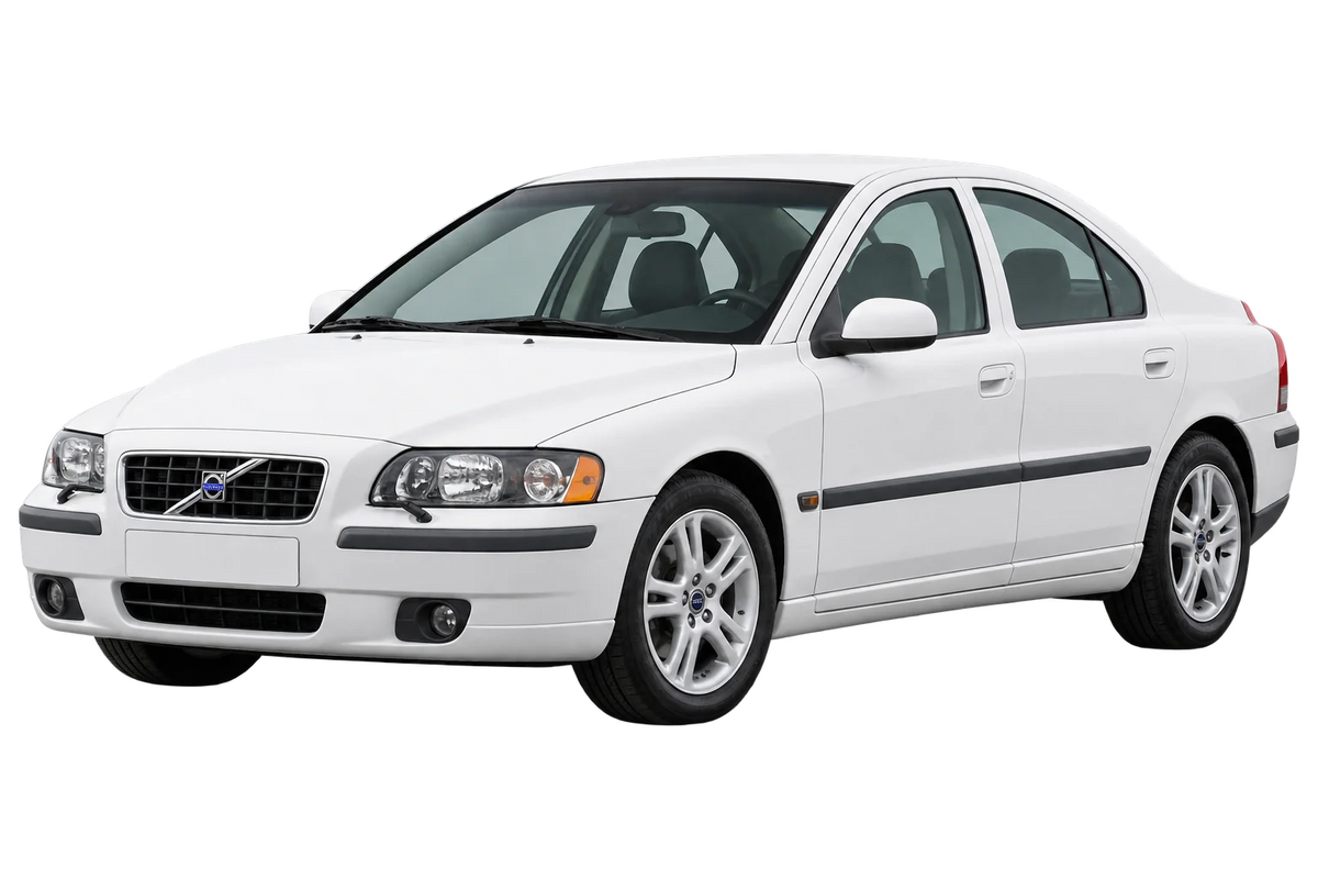 Witte Volvo S60 R, H, schuin van voren