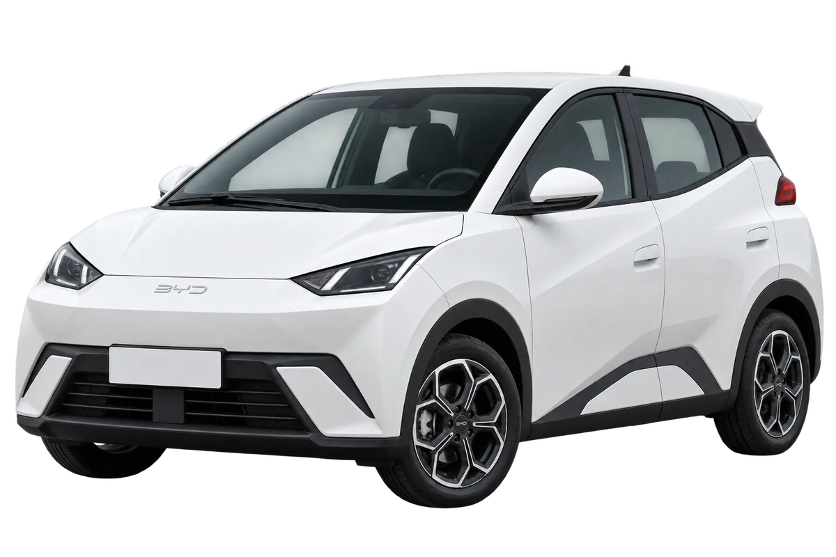 Witte BYD Dolphin Surf EQE, schuin van voren