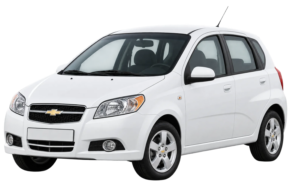 Witte Chevrolet Aveo KLAS, schuin van voren