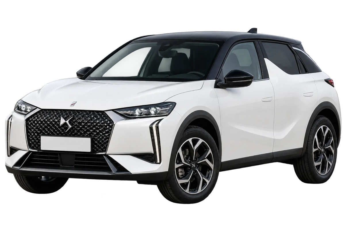 Witte DS Automobiles DS 3 U, schuin van voren