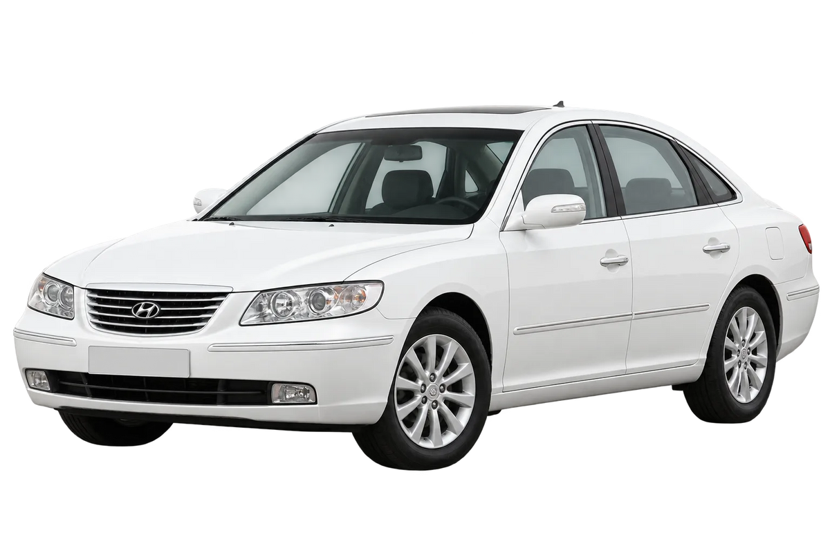 Witte Hyundai Grandeur TG, schuin van voren