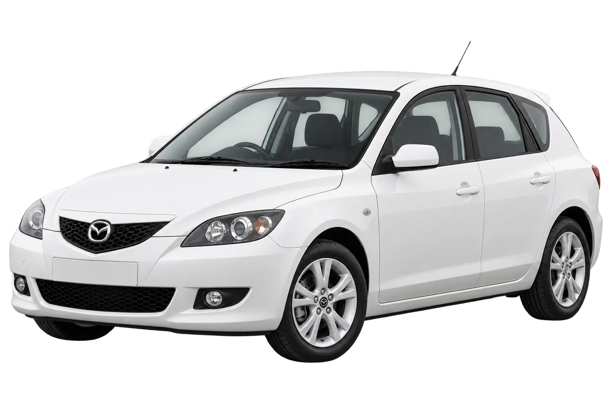 Witte Mazda 3 BK, schuin van voren