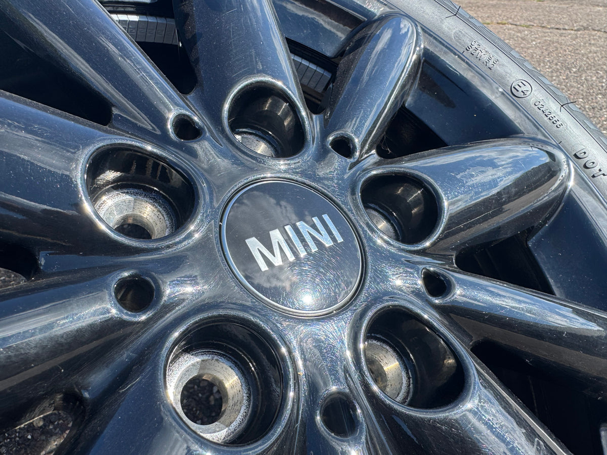 Originele MINI F55/F56/F57 Styling 508 16 inch velgenset met Dunlop winterbanden – foto 3