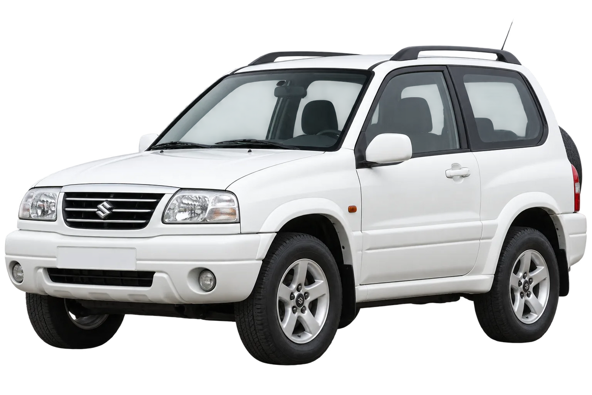 Witte Suzuki Grand Vitara FT, schuin van voren